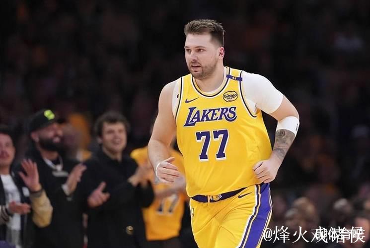 东契奇空砍三双38+10+10，文班亚马16+14，湖人负于马刺